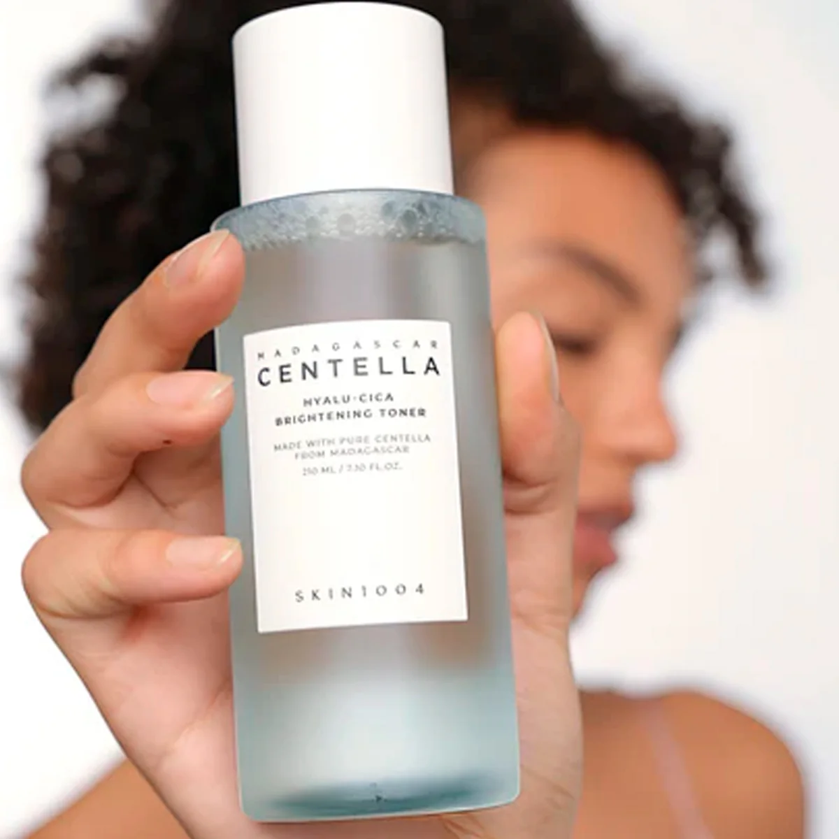 MADAGASCAR CENTELLA HYALU-CICA BRIGHTENING TONER 210ML SKIN1004 - Image 3