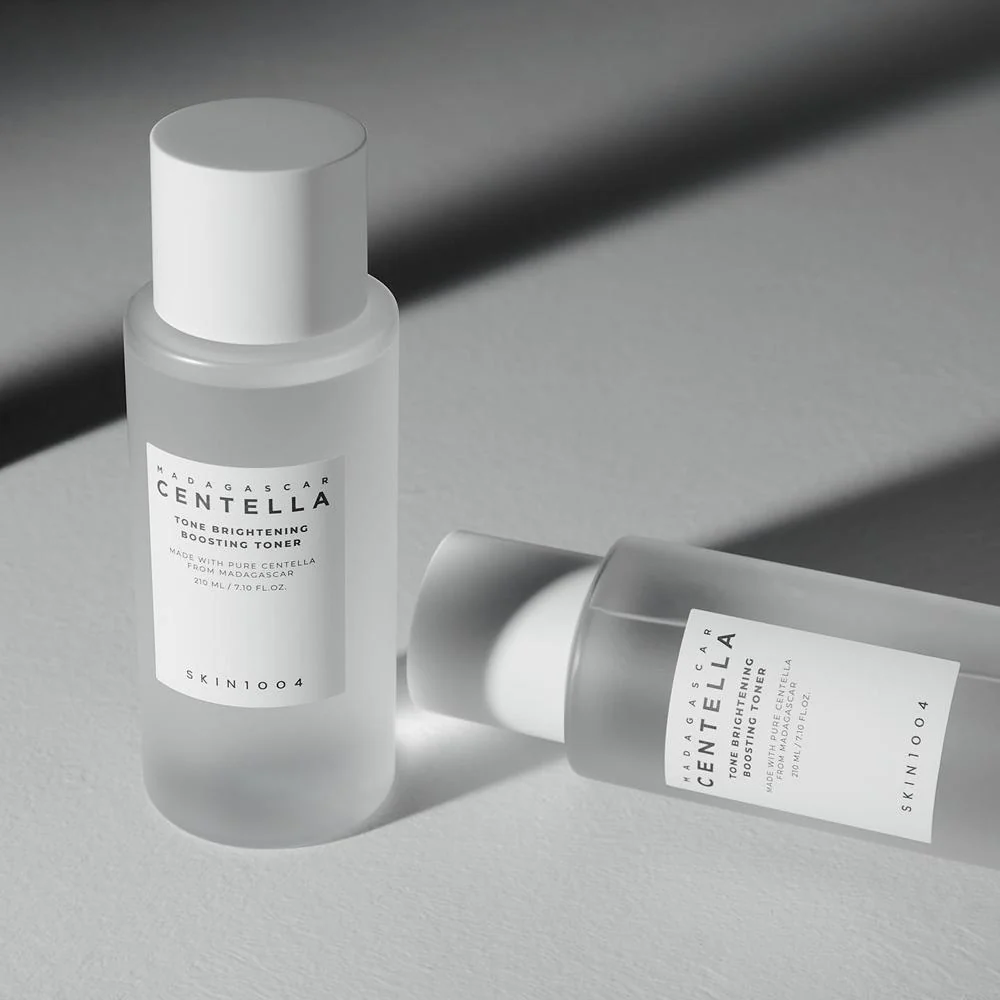 Tonico Centella Brightening Boosting Toner 210ml SKIN1004 - Image 5